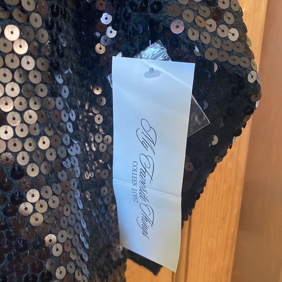 Woman’s Blazer Covered in sequins!🧥
My Favorite Things SZ 1X - Picture 5 of 9